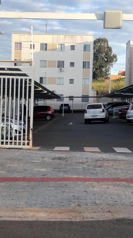Apartamento Em Londrina Privado Com 2 Quartos De Casal Com Utensilios Garagem E Wifi Apartment Exterior foto